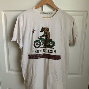 Iron and Resin Used Medium Shirt